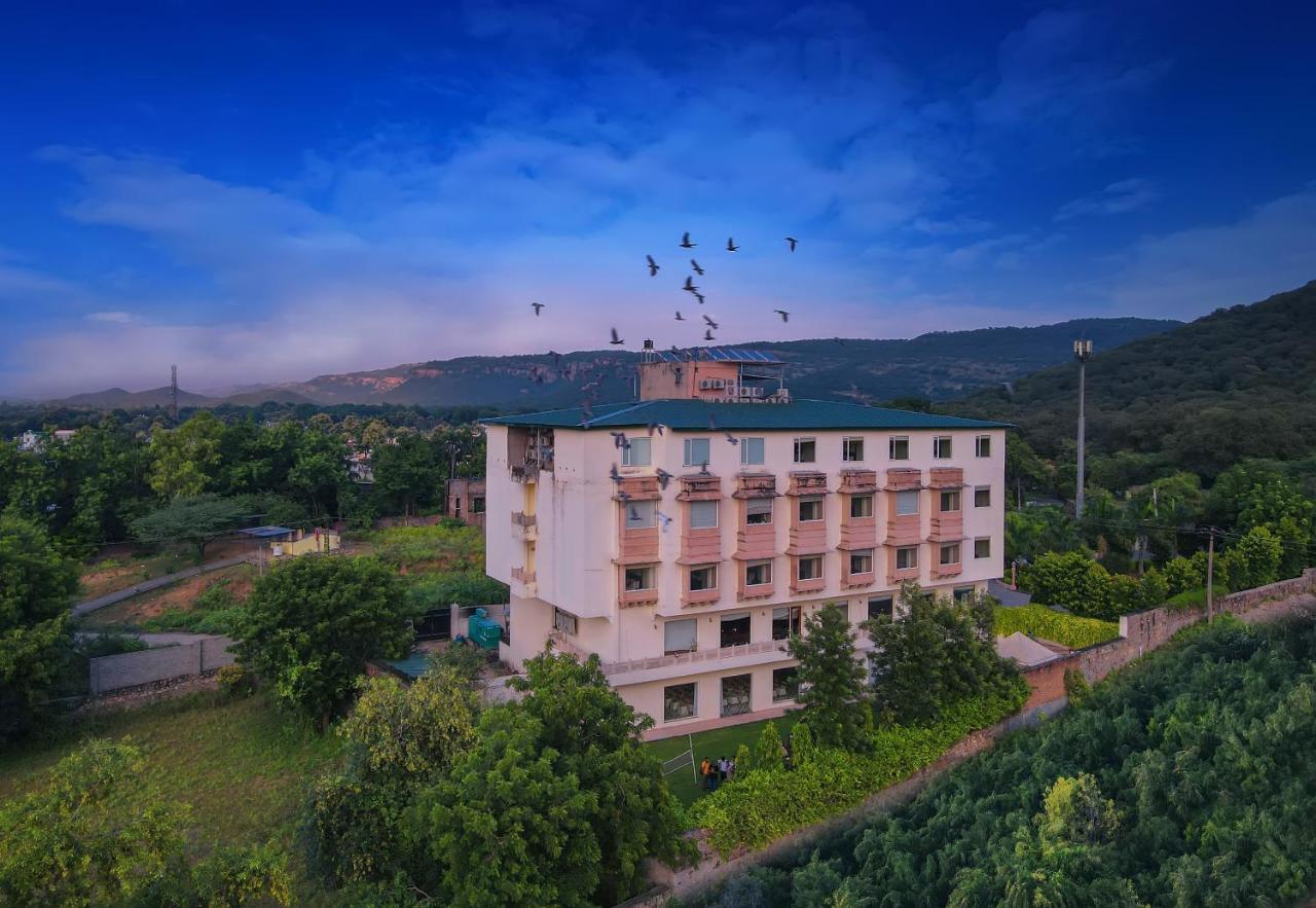 Welcomheritage Mount Valley Resort Ranthambore Савай-Мадгопур Екстер'єр фото